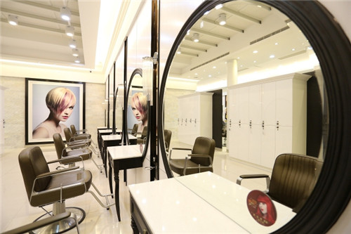 合肥美发店装修：Happy Hair美发沙龙装修