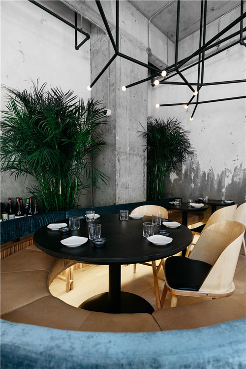 旭彩网：餐厅装修案例——天然材料的古朴与优雅