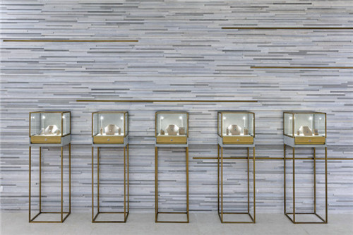 来自海洋和高山的灵感——Caprice珠宝店装修设计